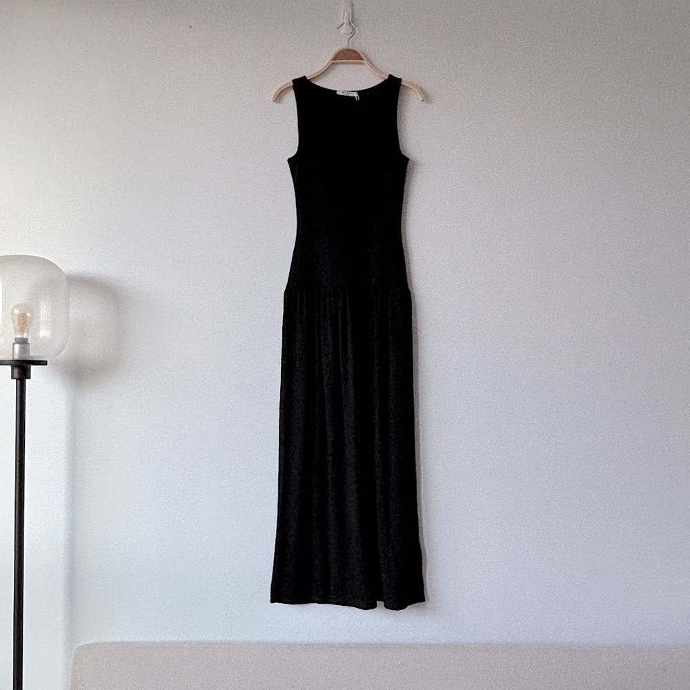 NA-KD Structured Volume Dress - Picture 7 of 11